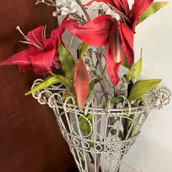 Metal Flower holder - Picture 1 of 6